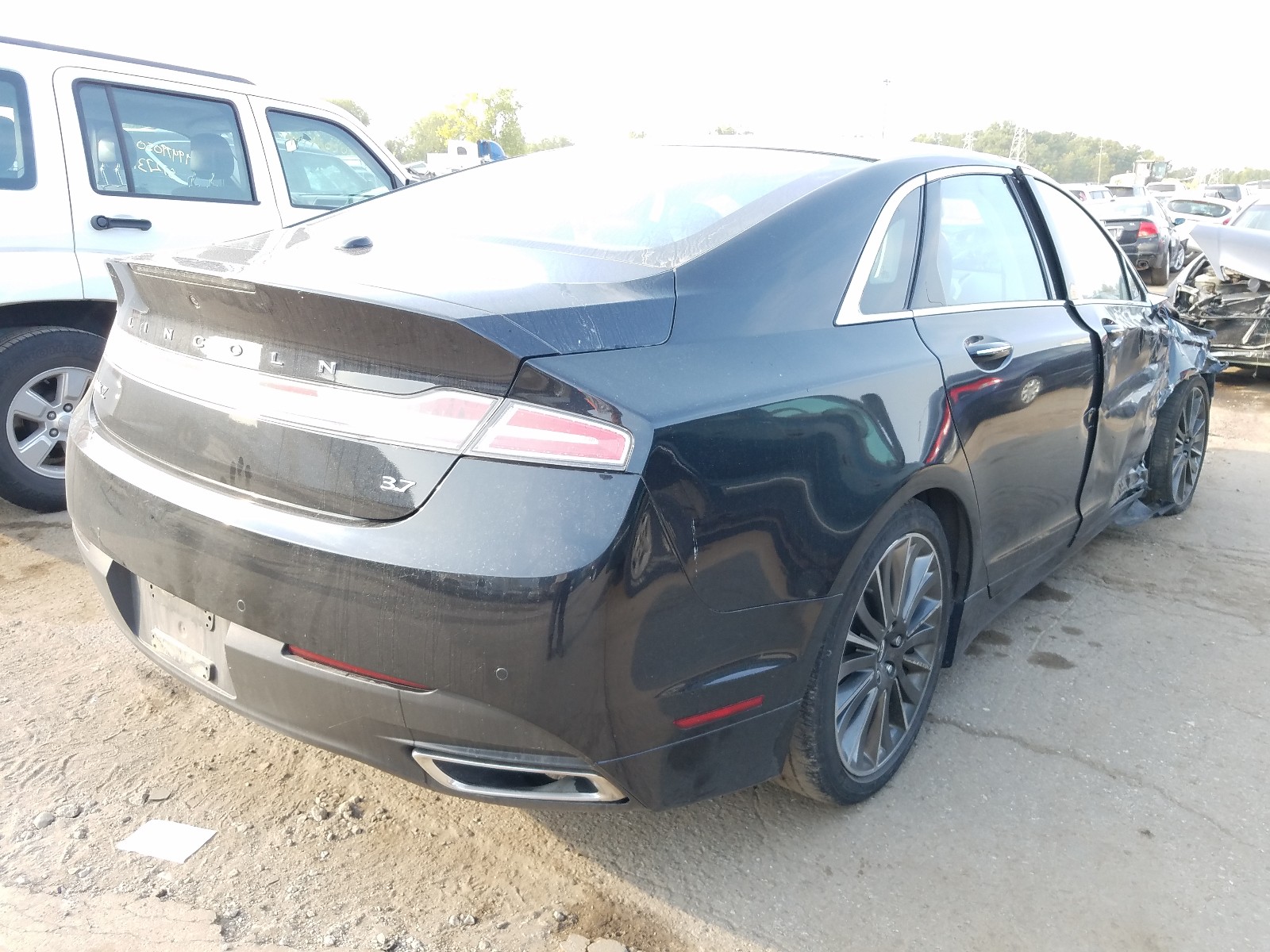 Photo 4 from auction – 2013 LINCOLN MKZ with VIN 3LN6L2GK9DR811804