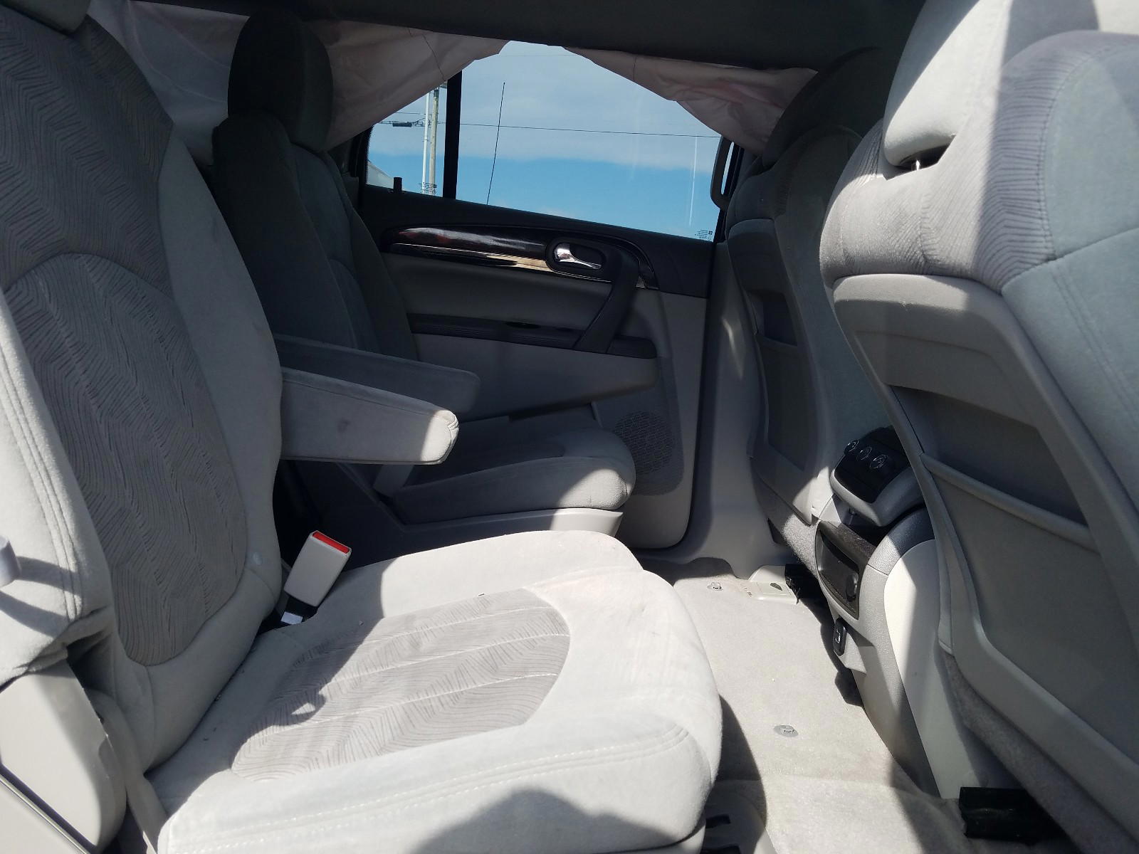 Photo 6 from auction – 2016 BUICK ENCLAVE with VIN 5GAKRAKD1GJ342695