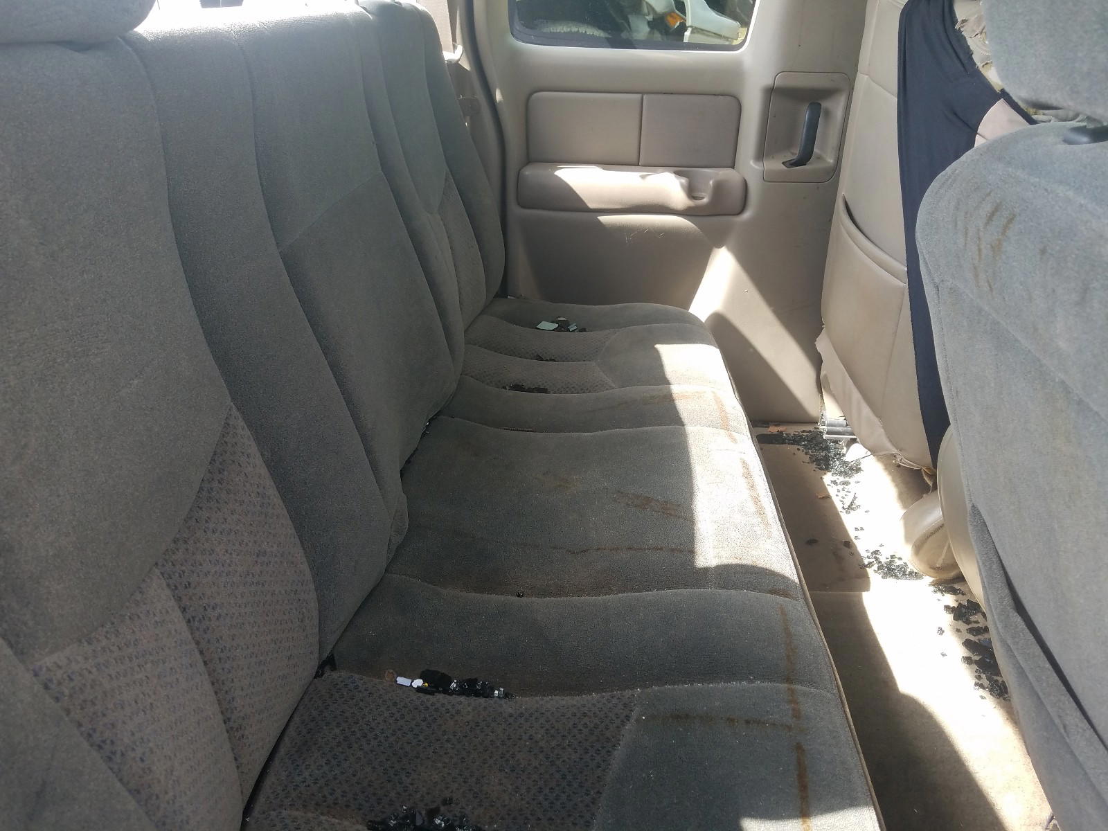 Photo 6 from auction – 2002 CHEVROLET SILVERADO with VIN 1GCEK19T32E113028