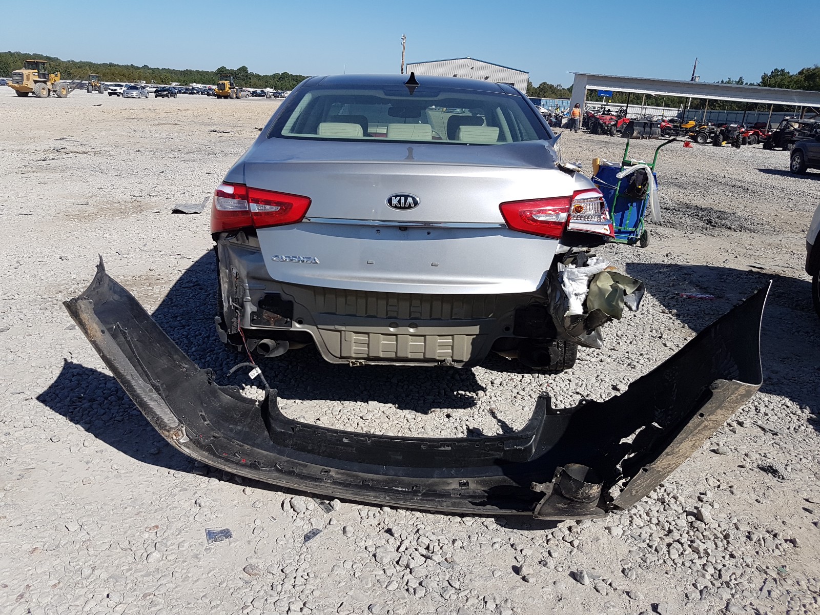 Photo 9 from auction – 2015 KIA CADENZA PR with VIN KNALN4D73F5188163