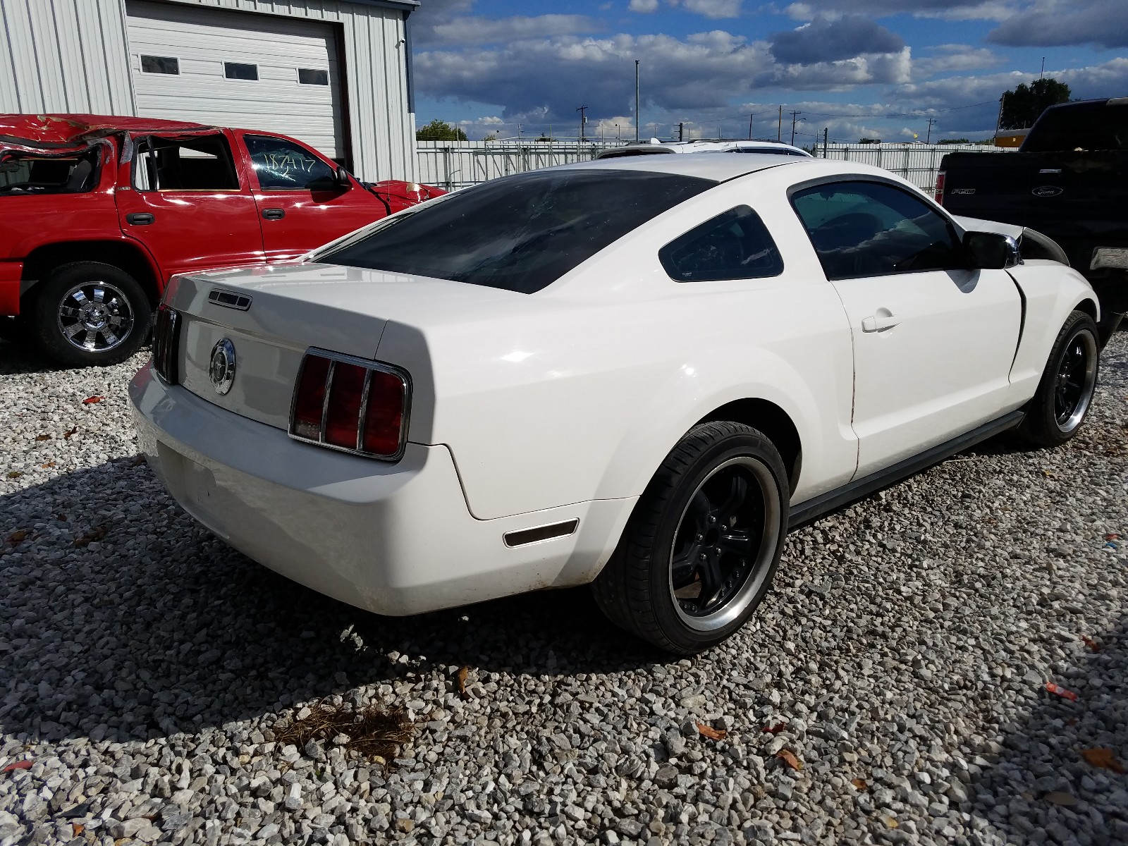 Photo 4 from auction – 2005 FORD MUSTANG with VIN 1ZVFT80N055164318