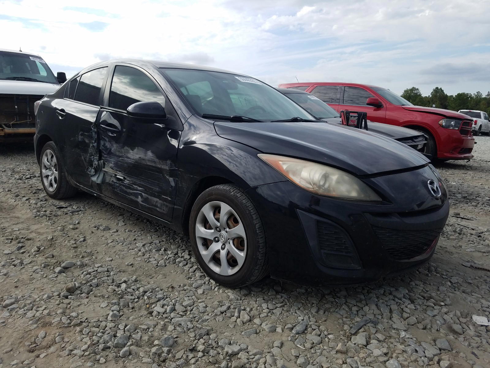 MAZDA 3 I 2011 with VIN JM1BL1UF2B1391587 - Photo from auction