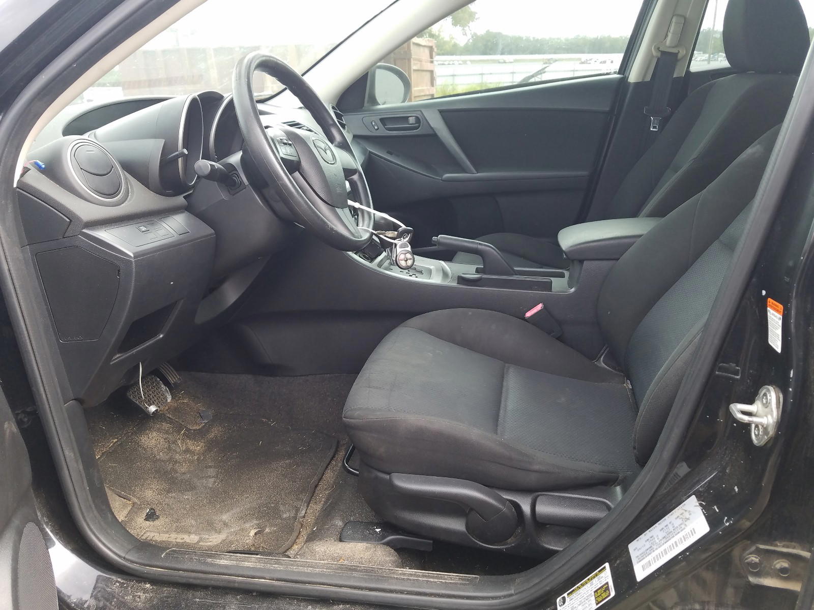 Photo 5 from auction – 2011 MAZDA 3 I with VIN JM1BL1UF2B1391587