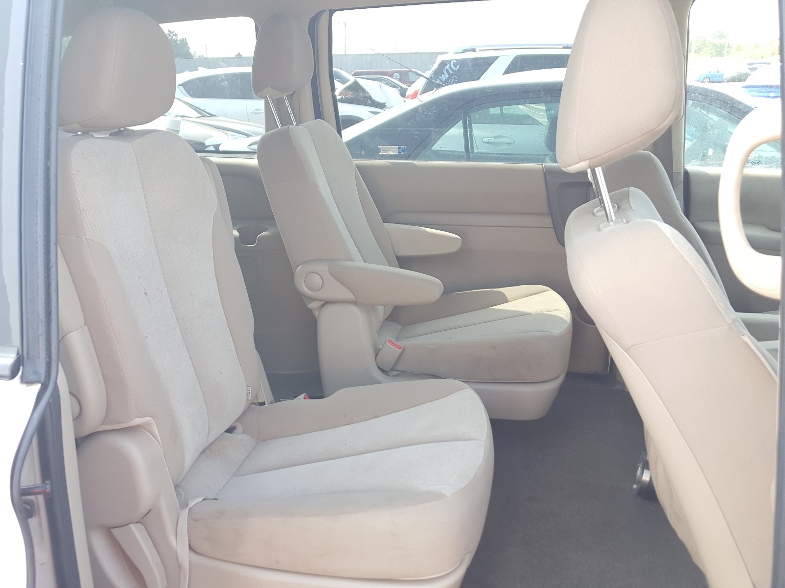 Photo 6 from auction – 2012 KIA SEDONA LX with VIN KNDMG4C75C6442142