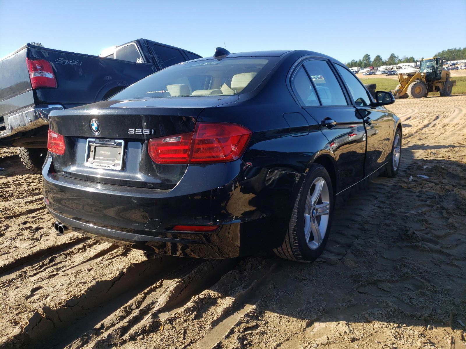 Photo 4 from auction – 2015 BMW 328 I with VIN WBA3A5G59FNS84195