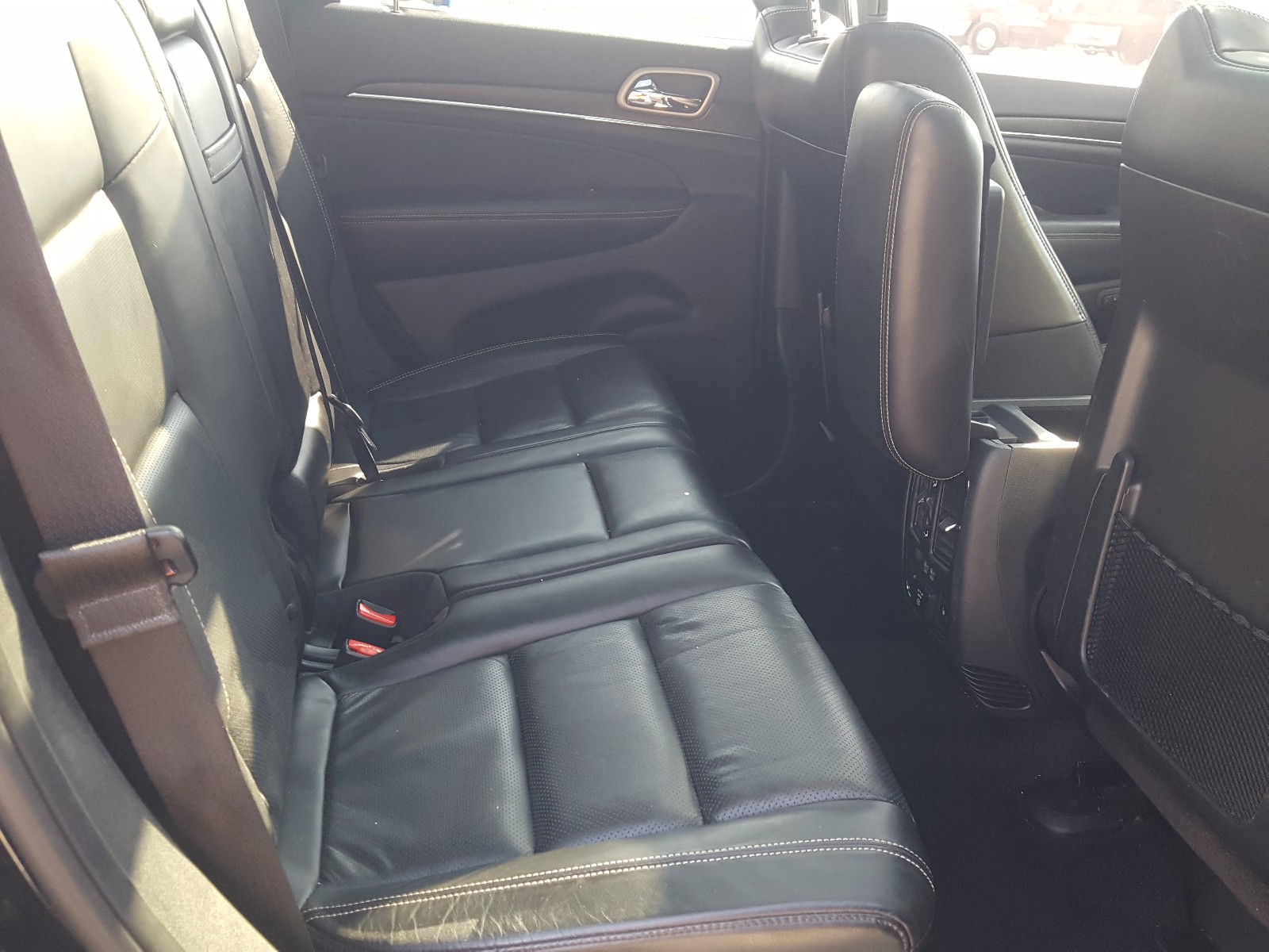 Photo 6 from auction – 2017 JEEP GRAND CHER with VIN 1C4RJFBG3HC844500