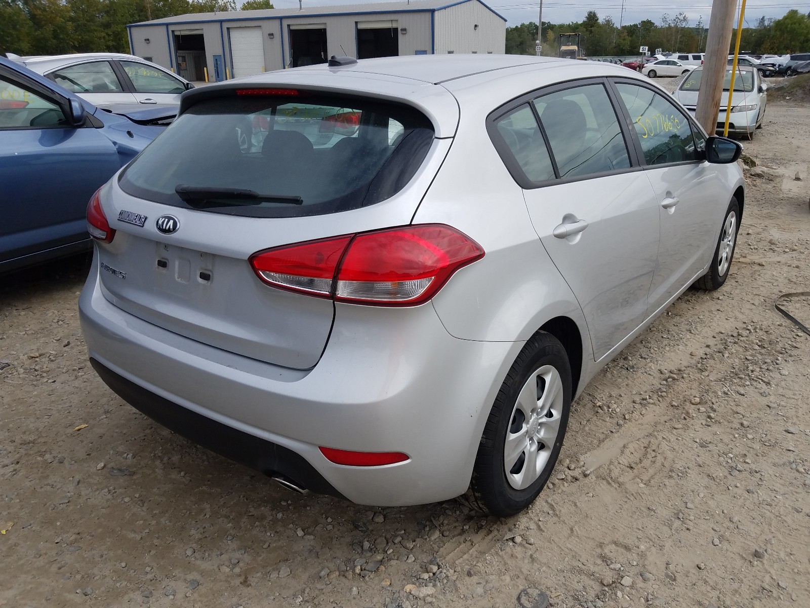 Photo 4 from auction – 2017 KIA FORTE LX with VIN KNAFK5A83H5702413