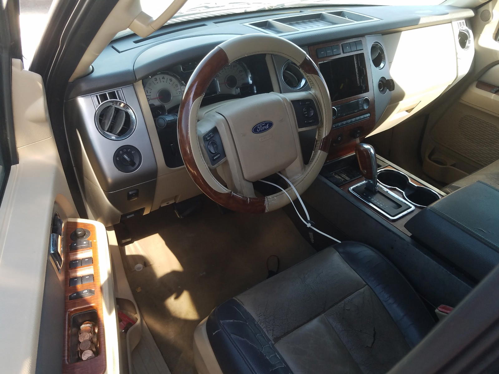 Photo 9 from auction – 2008 FORD EXPEDITION with VIN 1FMFU17568LA59162