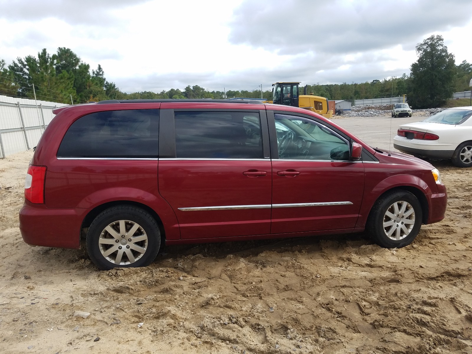Photo 9 from auction – 2013 CHRYSLER TOWN & COU with VIN 2C4RC1BGXDR620641