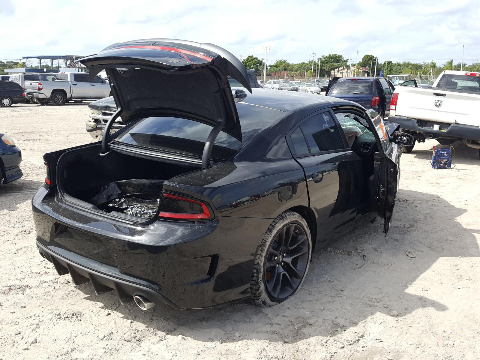 Photo 4 from auction – 2020 DODGE CHARGER SC with VIN 2C3CDXGJ2LH174875