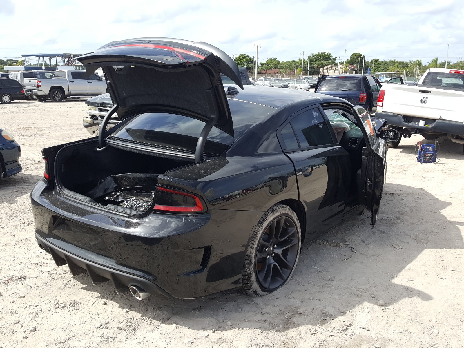 Zdjęcie 4 z aukcji – 2020 DODGE CHARGER SC z VIN 2C3CDXGJ2LH174875