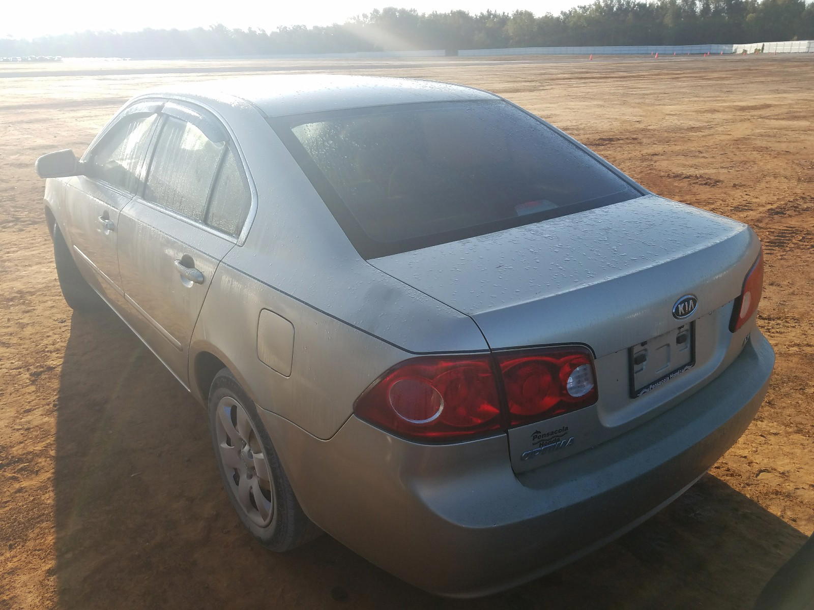 Photo 3 from auction – 2007 KIA OPTIMA LX with VIN KNAGE123675121414