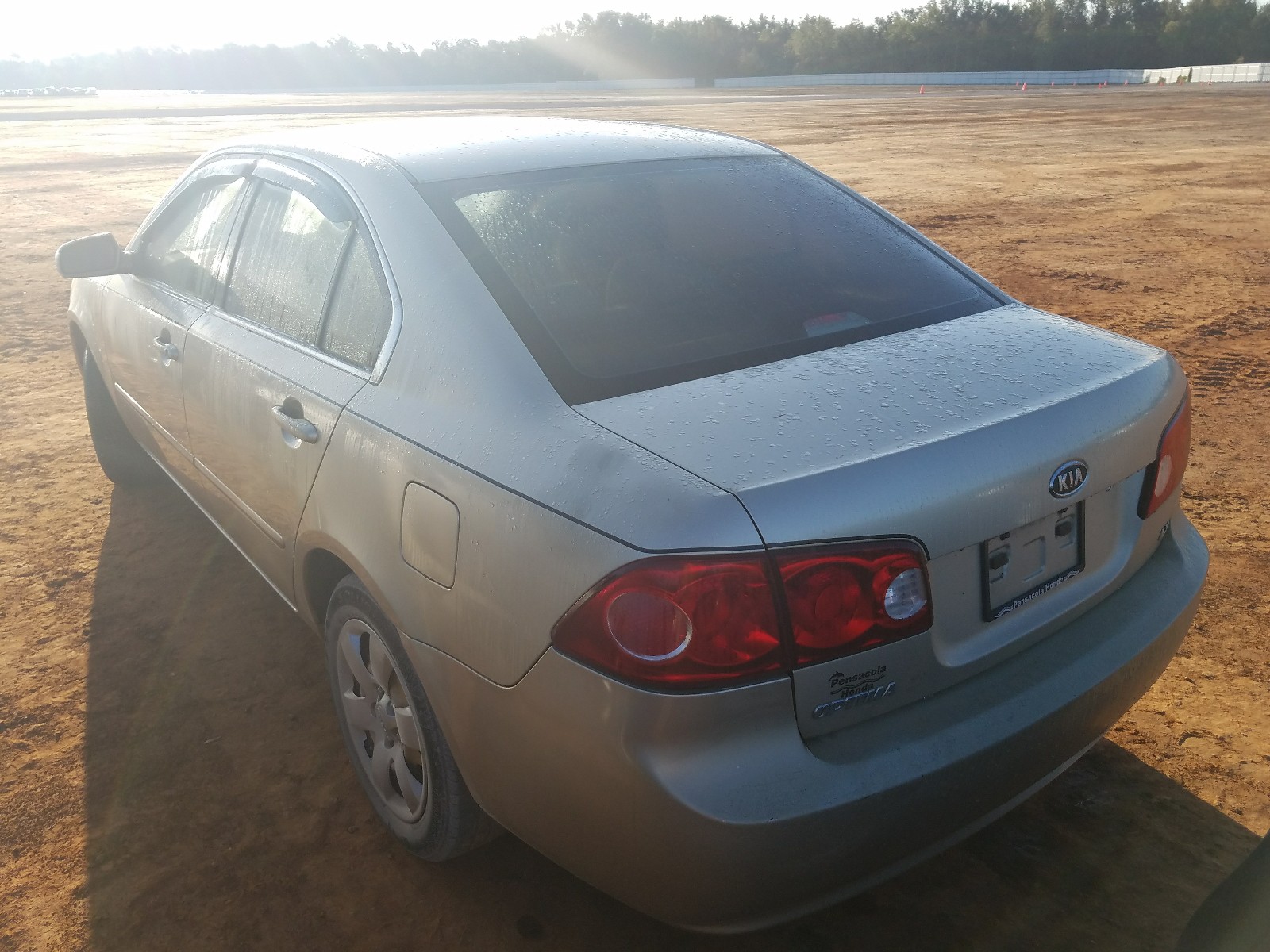 Zdjęcie 3 z aukcji – 2007 KIA OPTIMA LX z VIN KNAGE123675121414