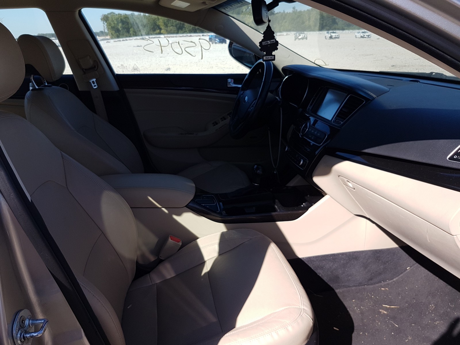 Photo 5 from auction – 2015 KIA CADENZA PR with VIN KNALN4D73F5188163