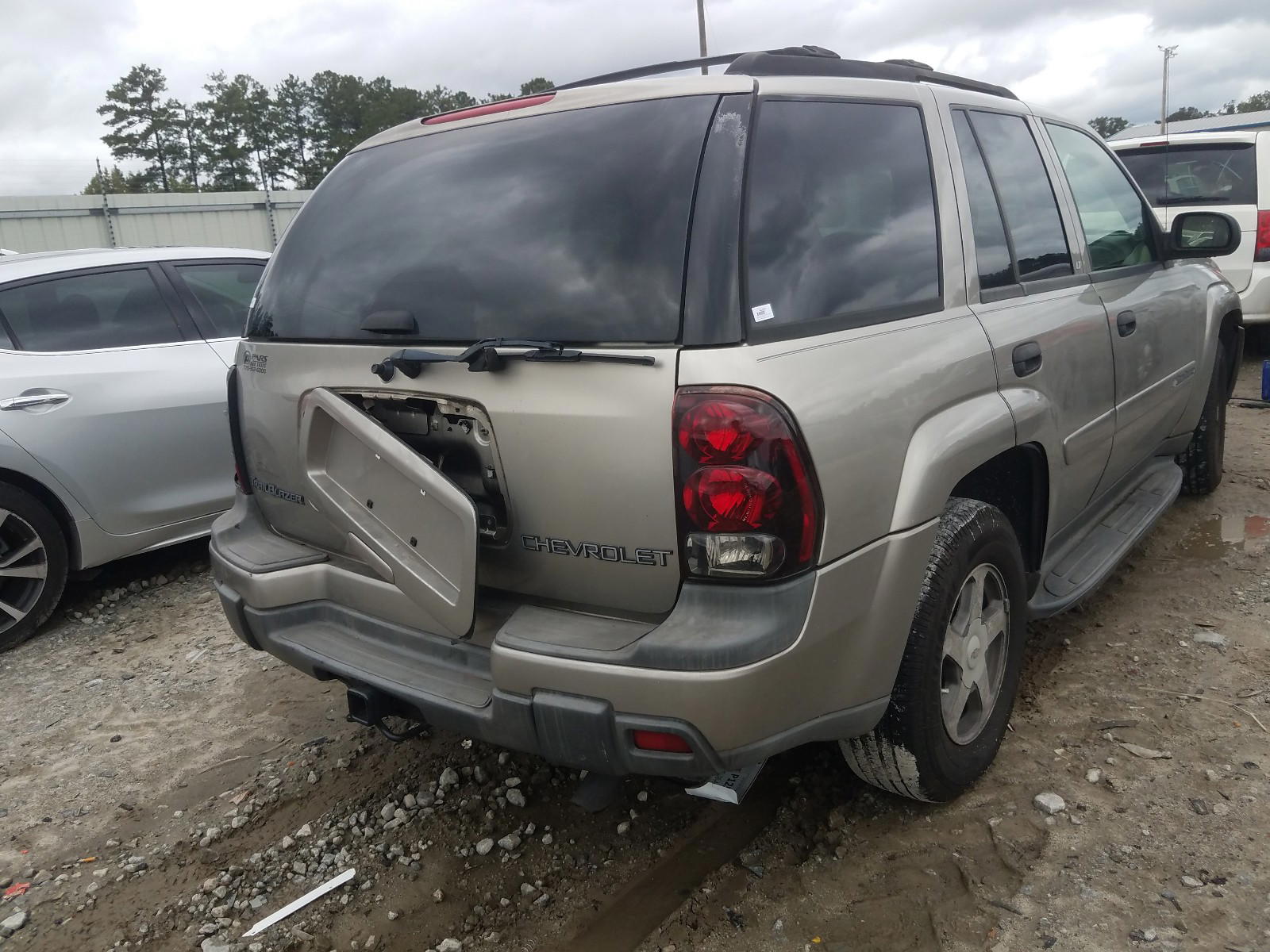 Photo 4 from auction – 2003 CHEVROLET TRAILBLAZE with VIN 1GNDS13S032172172