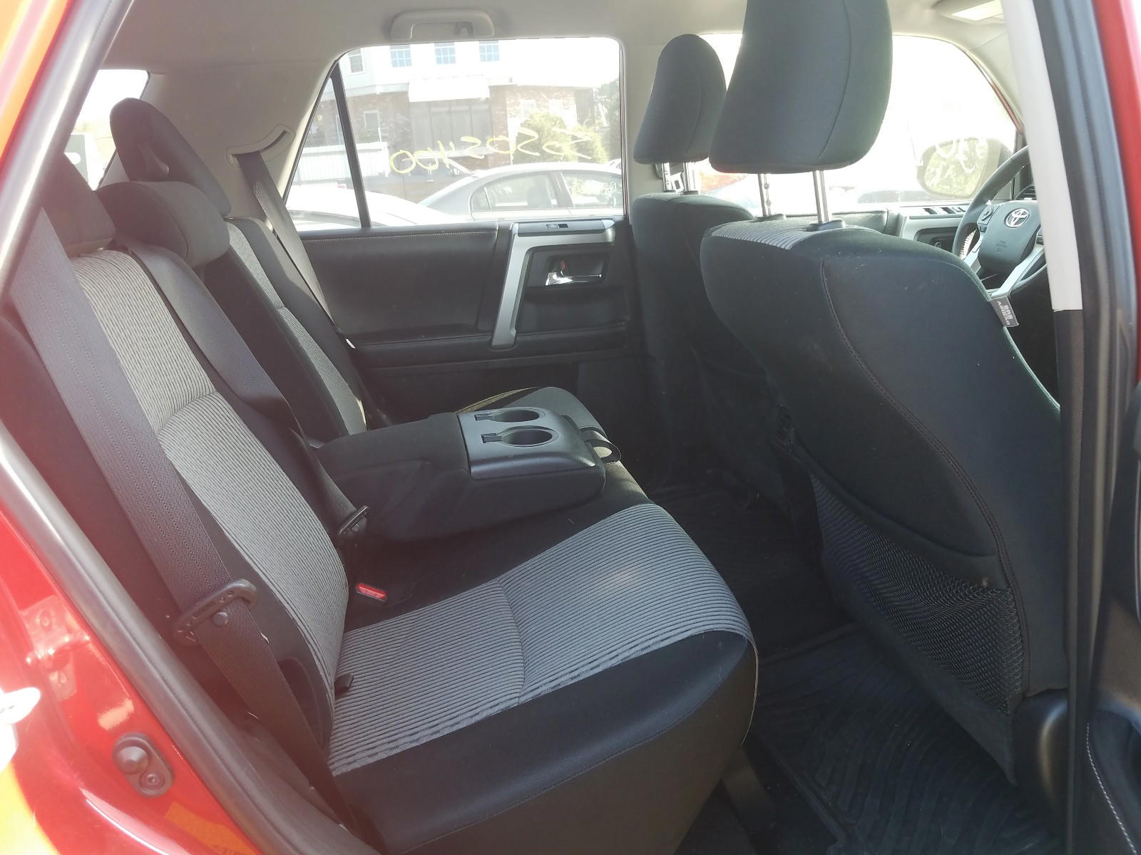 Photo 6 from auction – 2016 TOYOTA 4RUNNER SR with VIN JTEBU5JR2G5303104