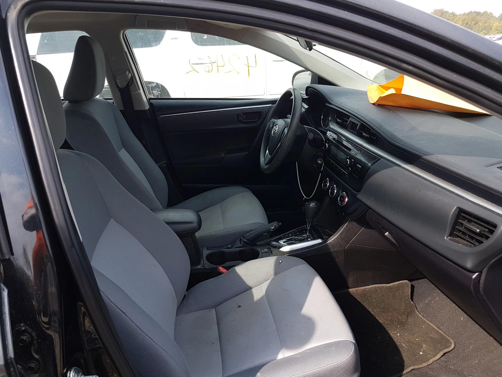 Photo 5 from auction – 2015 TOYOTA COROLLA L with VIN 5YFBURHE2FP216951