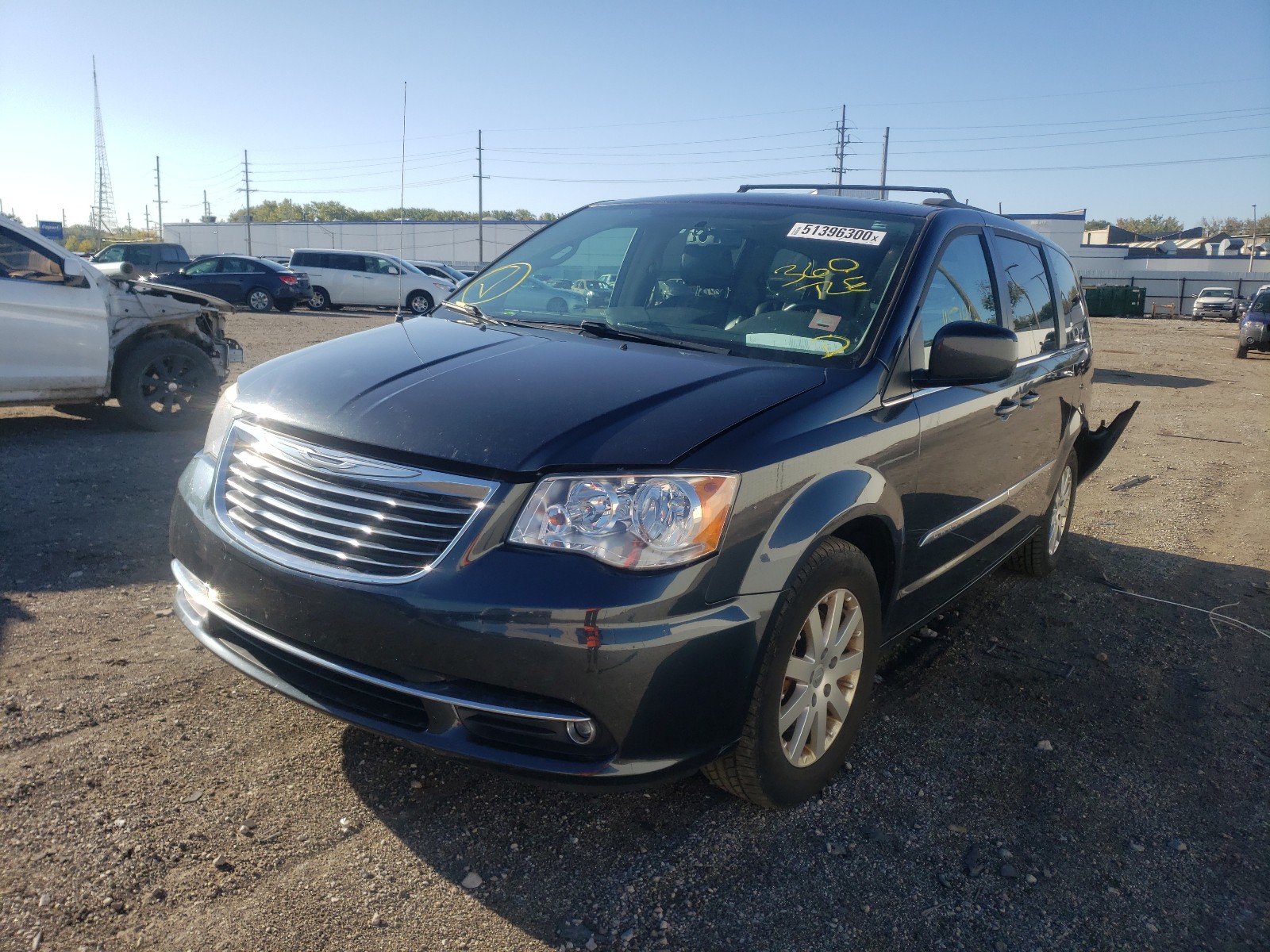 Photo 2 from auction – 2014 CHRYSLER TOWN & COU with VIN 2C4RC1BG8ER434968