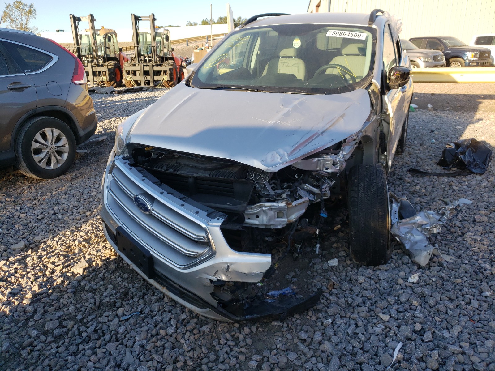 Photo 2 from auction – 2017 FORD ESCAPE SE with VIN 1FMCU0GD3HUA40650