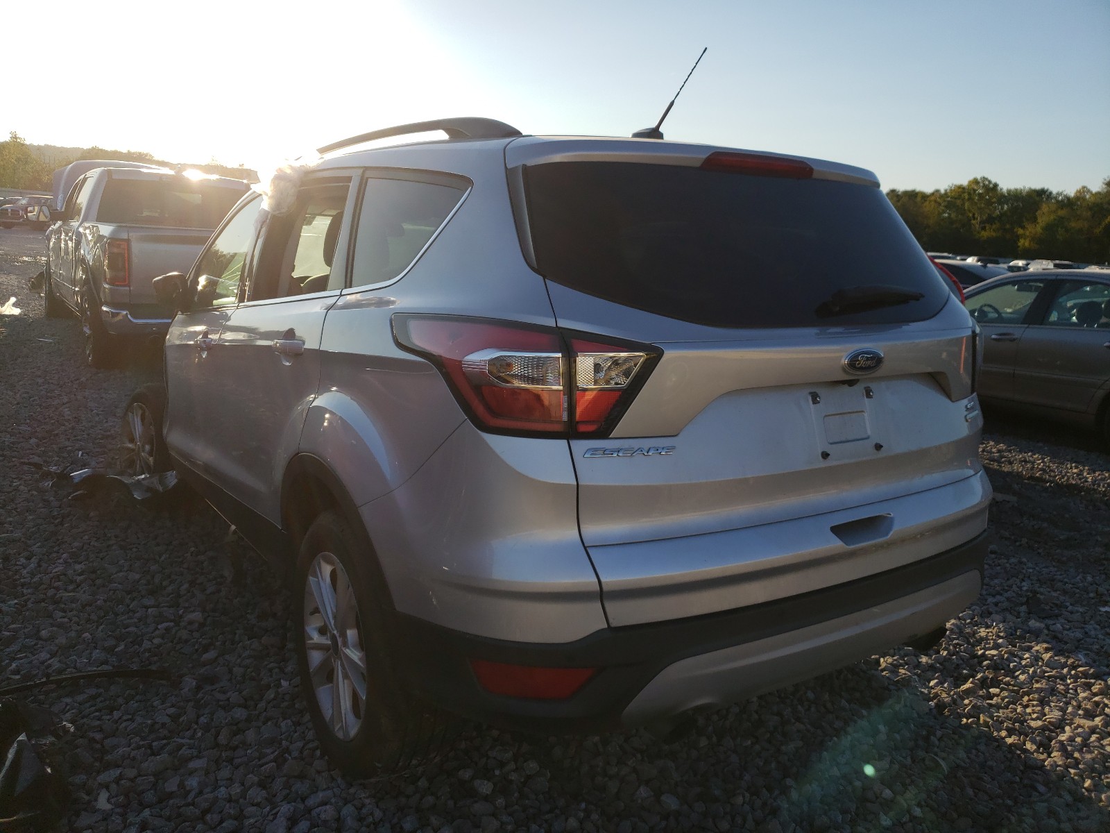 Photo 3 from auction – 2017 FORD ESCAPE SE with VIN 1FMCU0GD3HUA40650