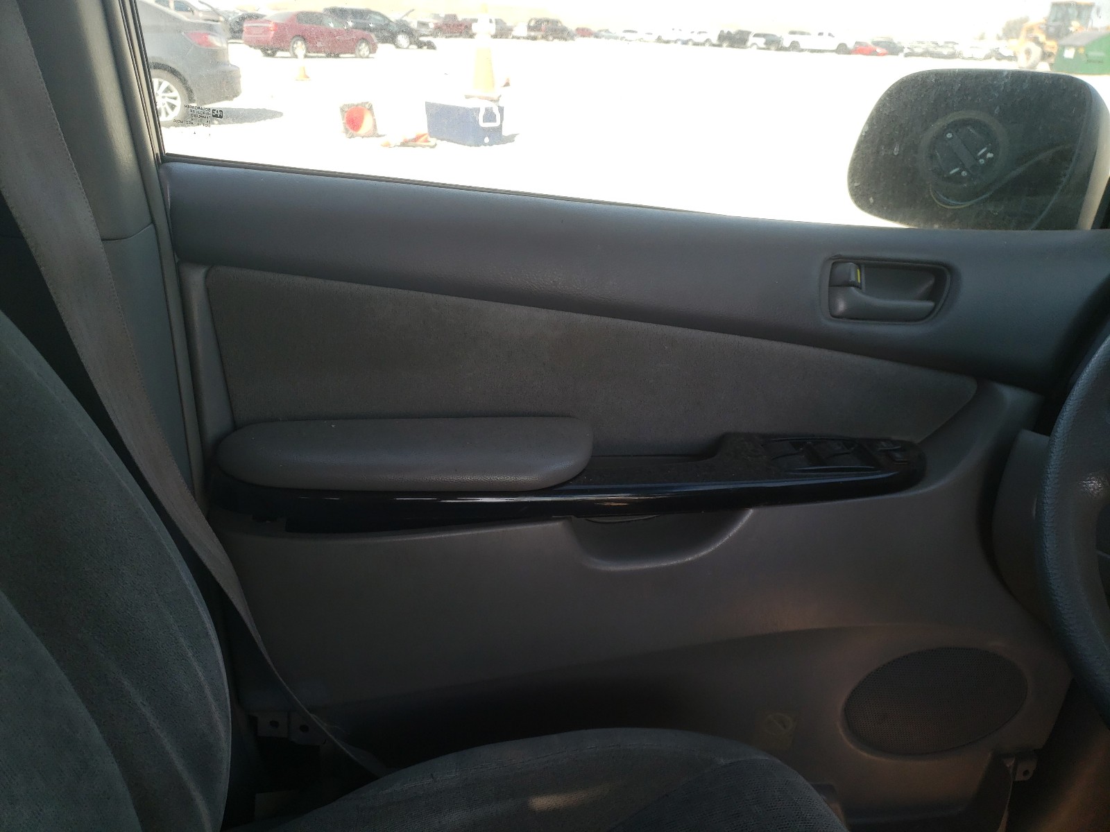 Photo 10 from auction – 2005 TOYOTA SIENNA CE with VIN 5TDZA23C15S348111