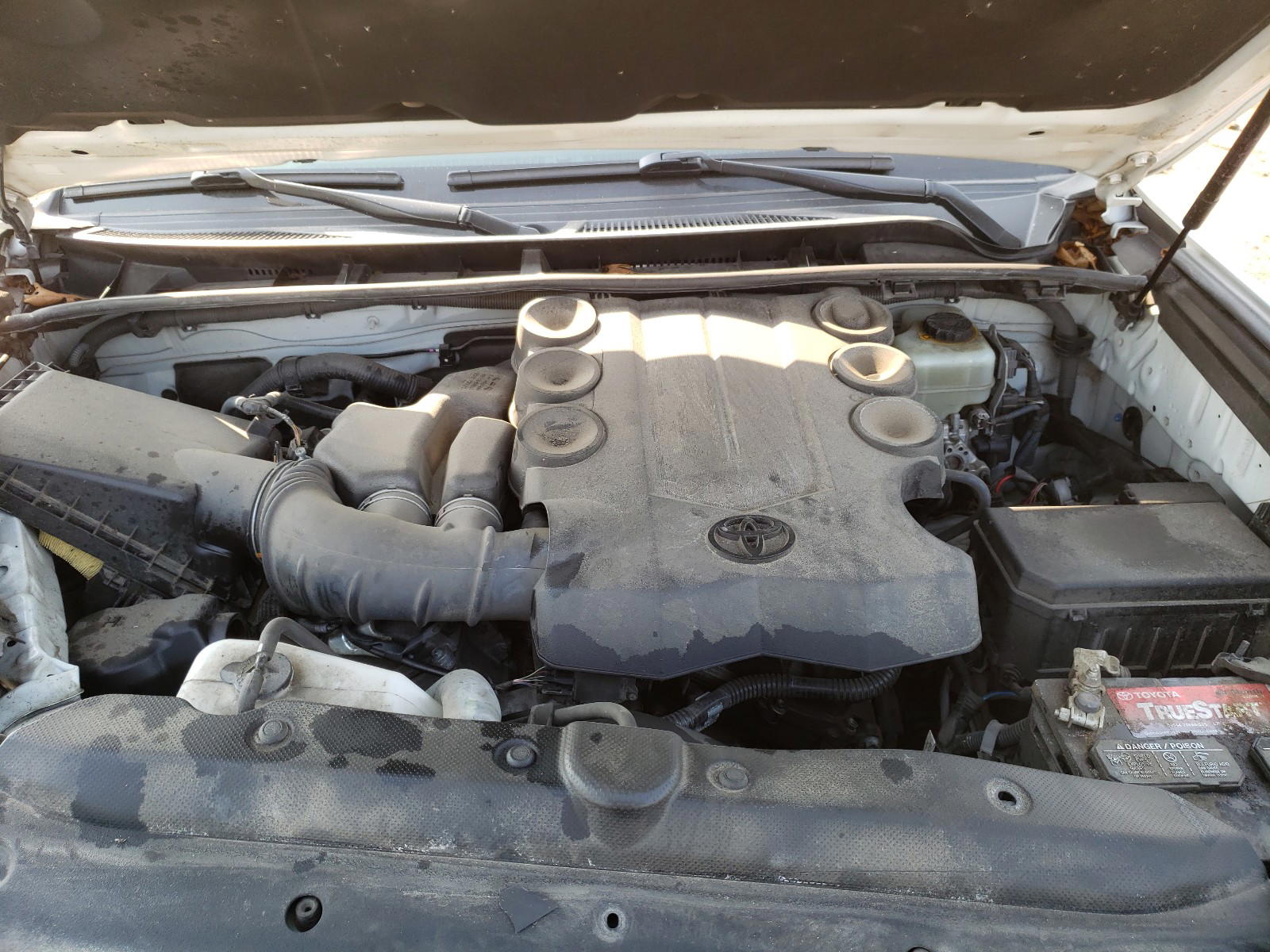Photo 7 from auction – 2016 TOYOTA 4RUNNER SR with VIN JTEBU5JR4G5311768