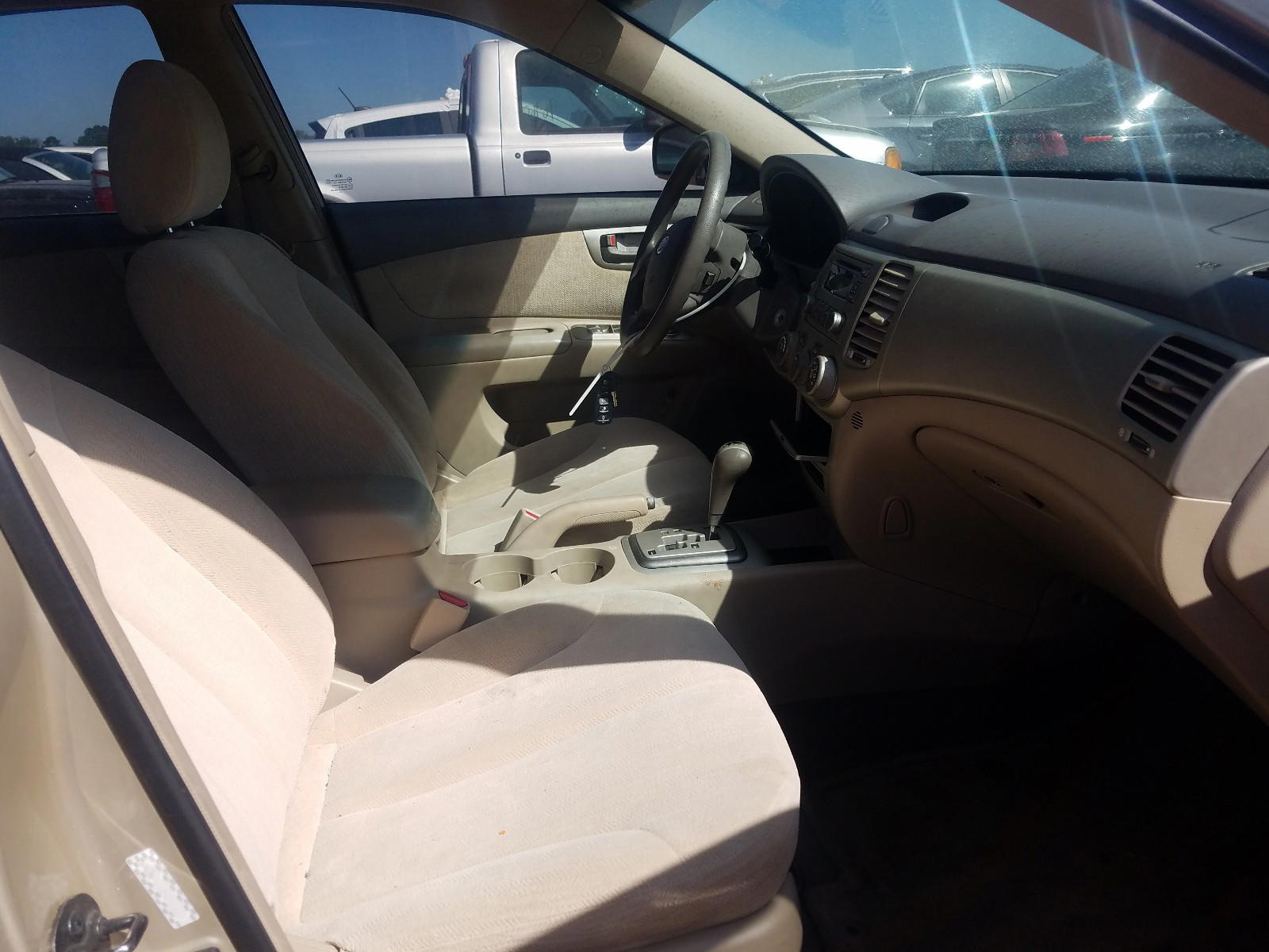 Photo 5 from auction – 2007 KIA OPTIMA LX with VIN KNAGE123675121414