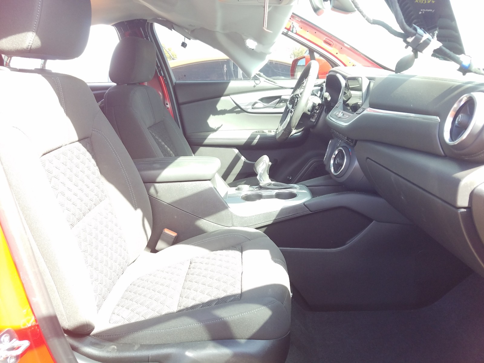Photo 5 from auction – 2020 CHEVROLET BLAZER 2LT with VIN 3GNKBCRS1LS709789