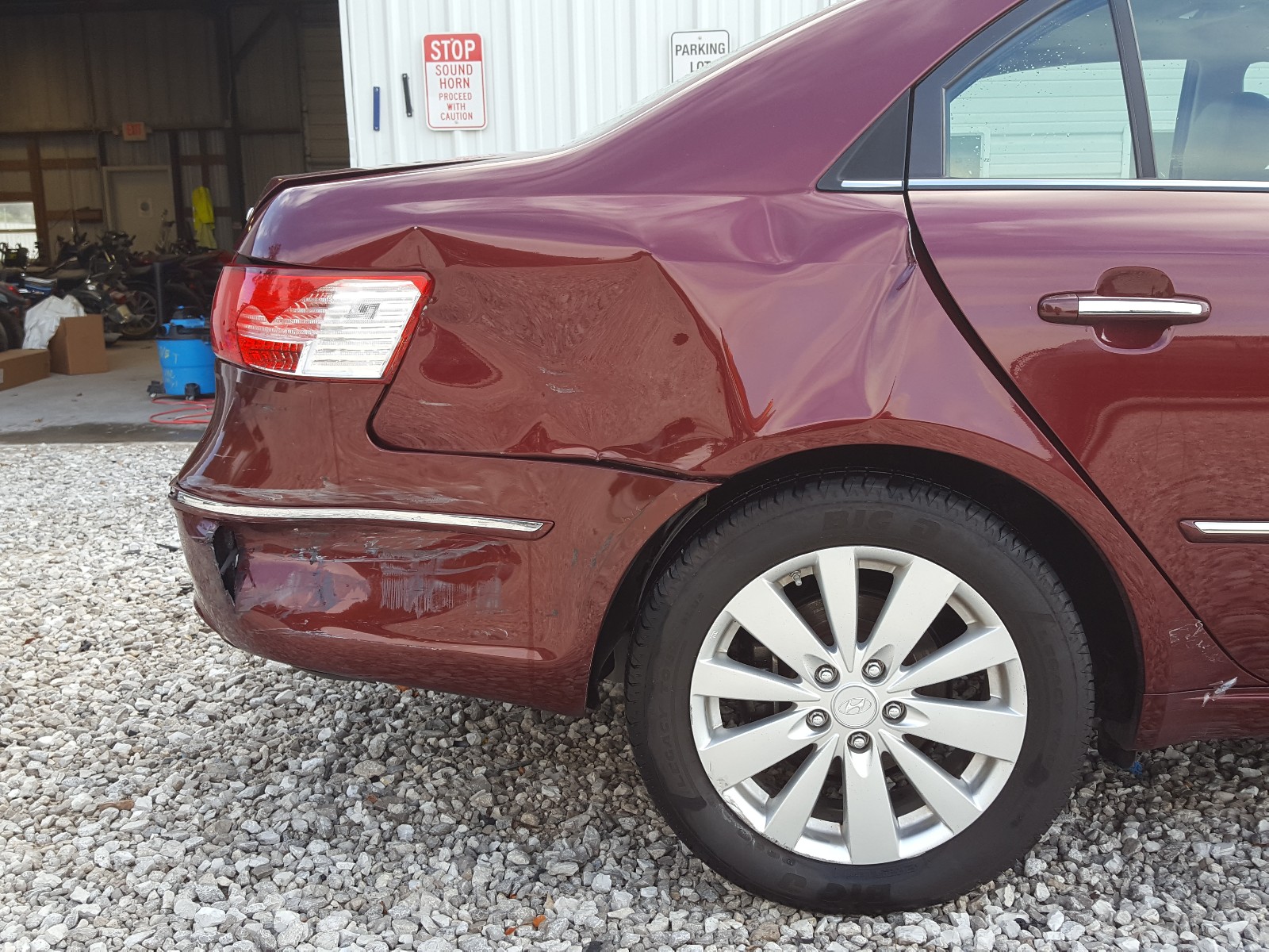Photo 9 from auction – 2009 HYUNDAI SONATA SE with VIN 5NPEU46FX9H421687