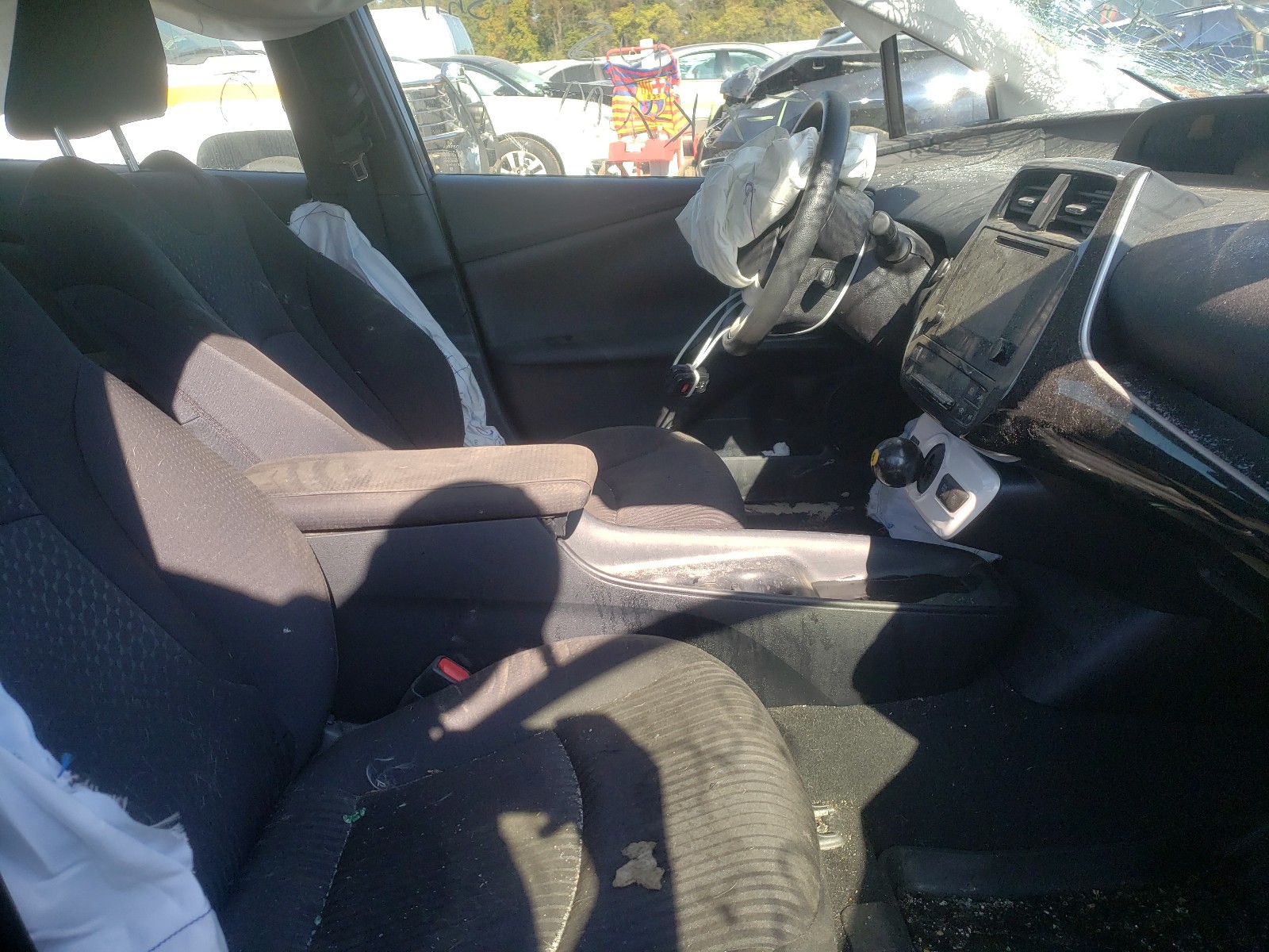 Photo 5 from auction – 2018 TOYOTA PRIUS with VIN JTDKBRFU4J3066536