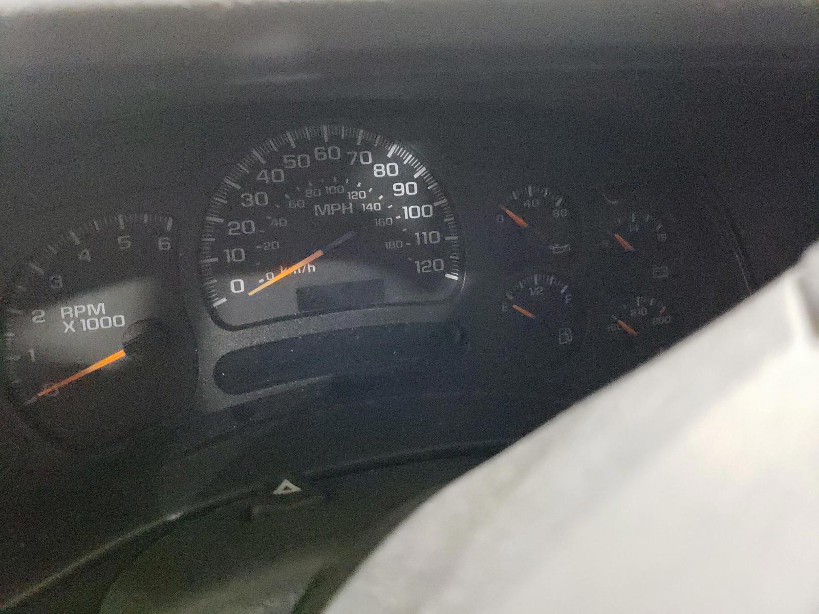 Photo 8 from auction – 2003 GMC NEW SIERRA with VIN 2GTEK19T931304519