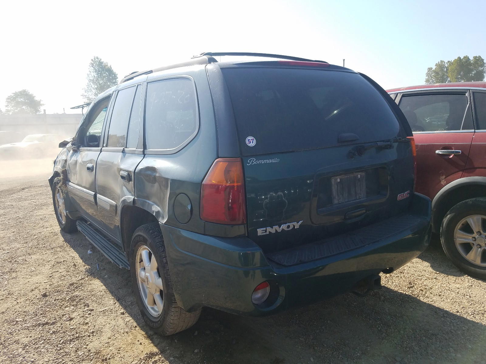 Photo 3 from auction – 2005 GMC ENVOY with VIN 1GKDT13S152329012