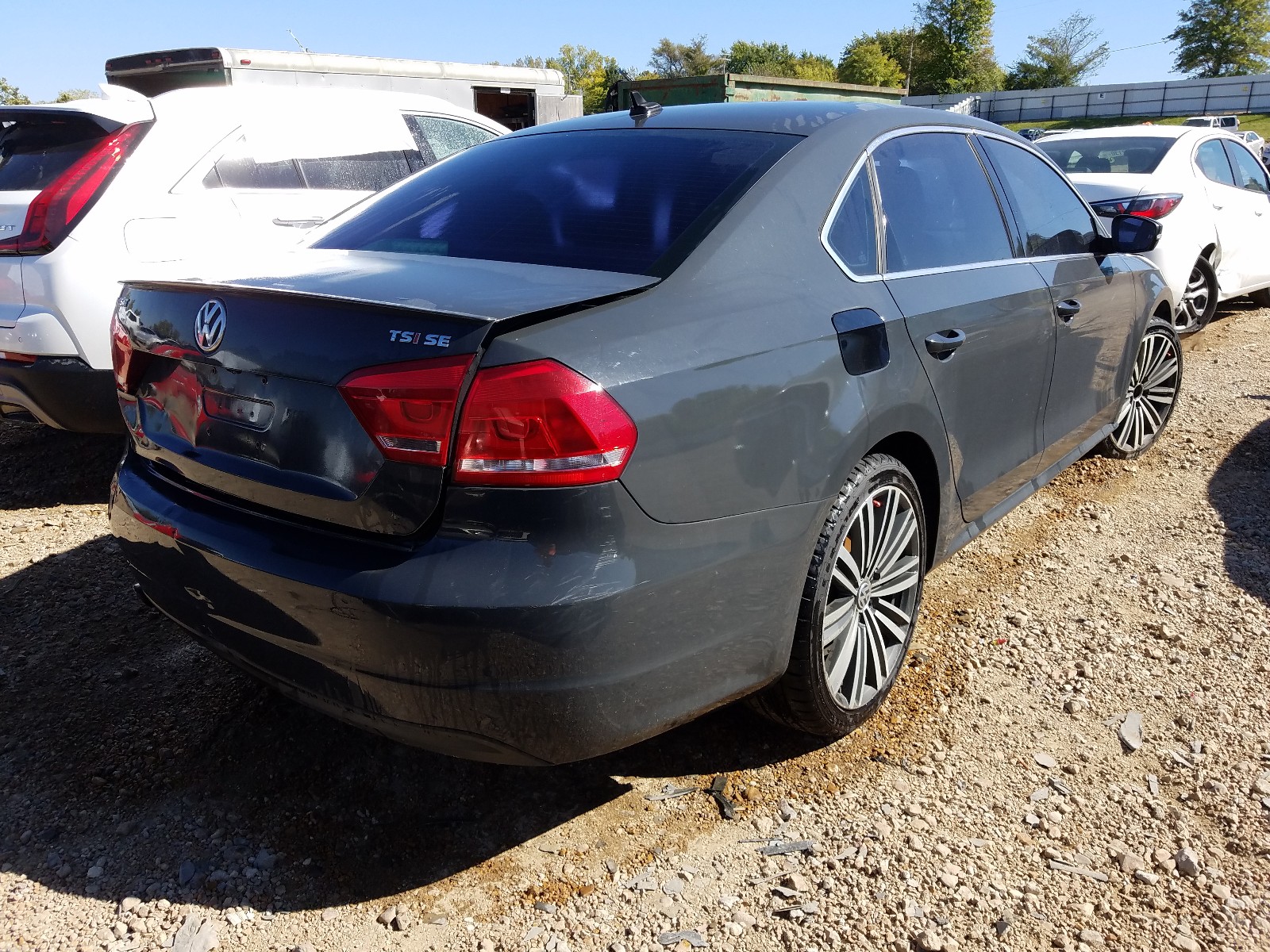 Photo 4 from auction – 2014 VOLKSWAGEN PASSAT SE with VIN 1VWBT7A34EC085199
