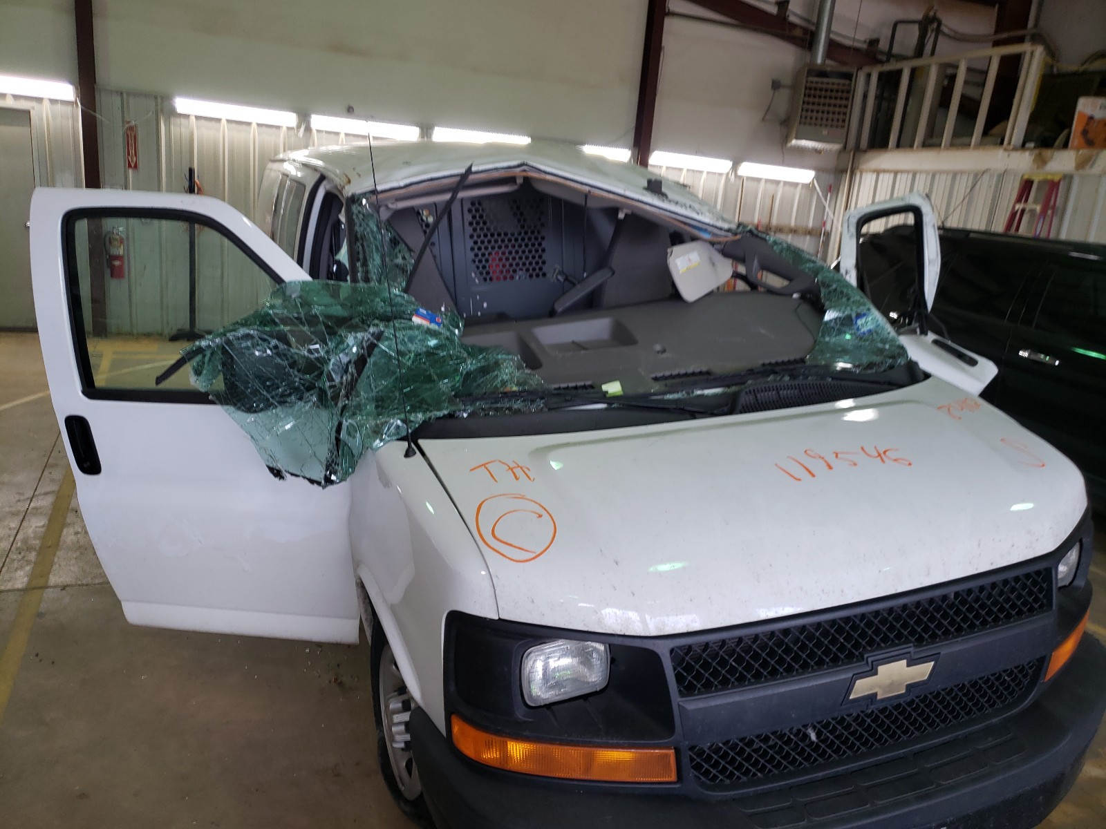 Photo 9 from auction – 2017 CHEVROLET EXPRESS G2 with VIN 1GCWGBFG7H1347482