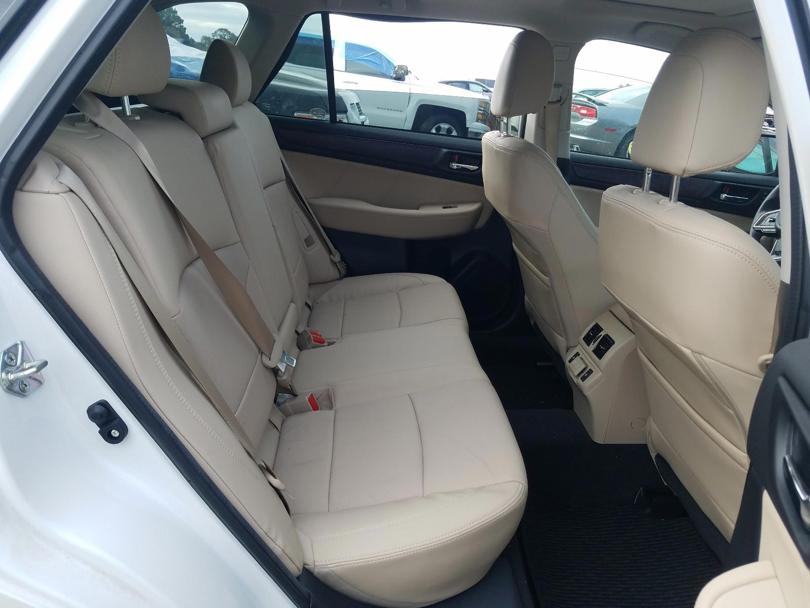 Photo 6 from auction – 2019 SUBARU OUTBACK 3. with VIN 4S4BSENC4K3333785