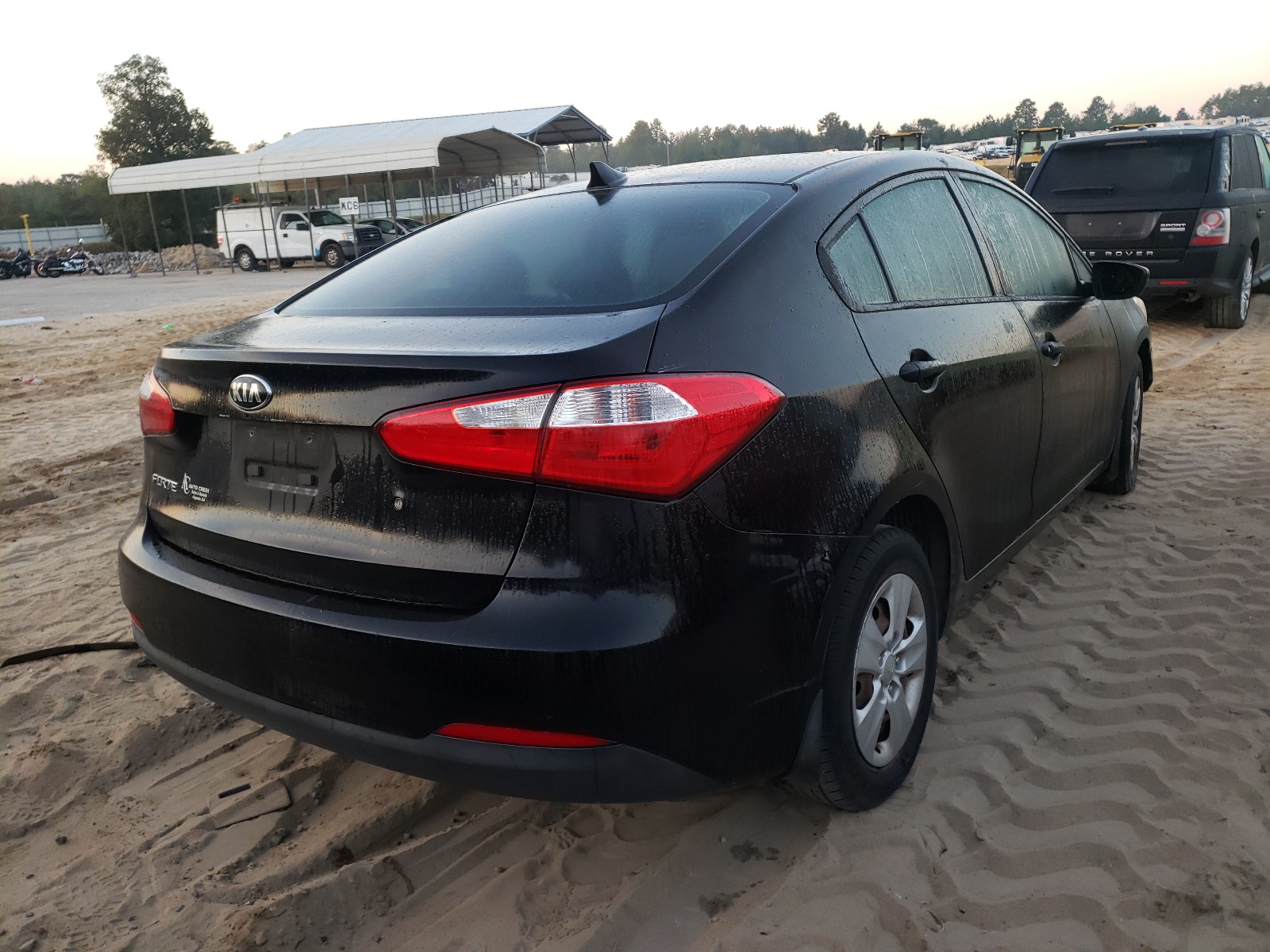 Photo 4 from auction – 2014 KIA FORTE LX with VIN KNAFK4A62E5105984
