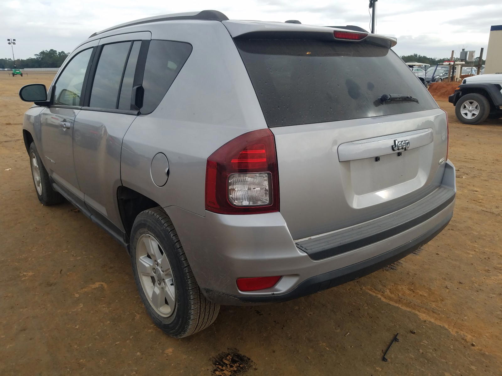 Photo 3 from auction – 2016 JEEP COMPASS LA with VIN 1C4NJCEA1GD773908
