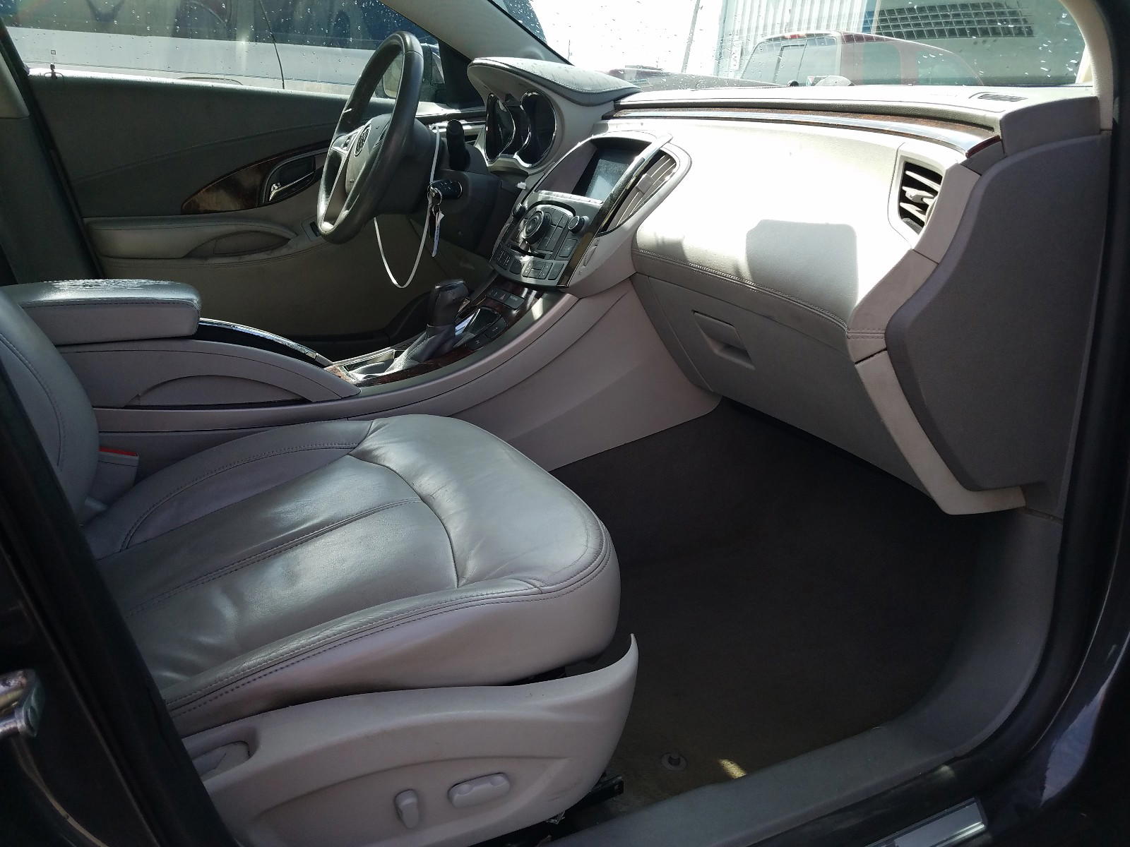 Photo 5 from auction – 2013 BUICK LACROSSE with VIN 1G4GC5E30DF124953