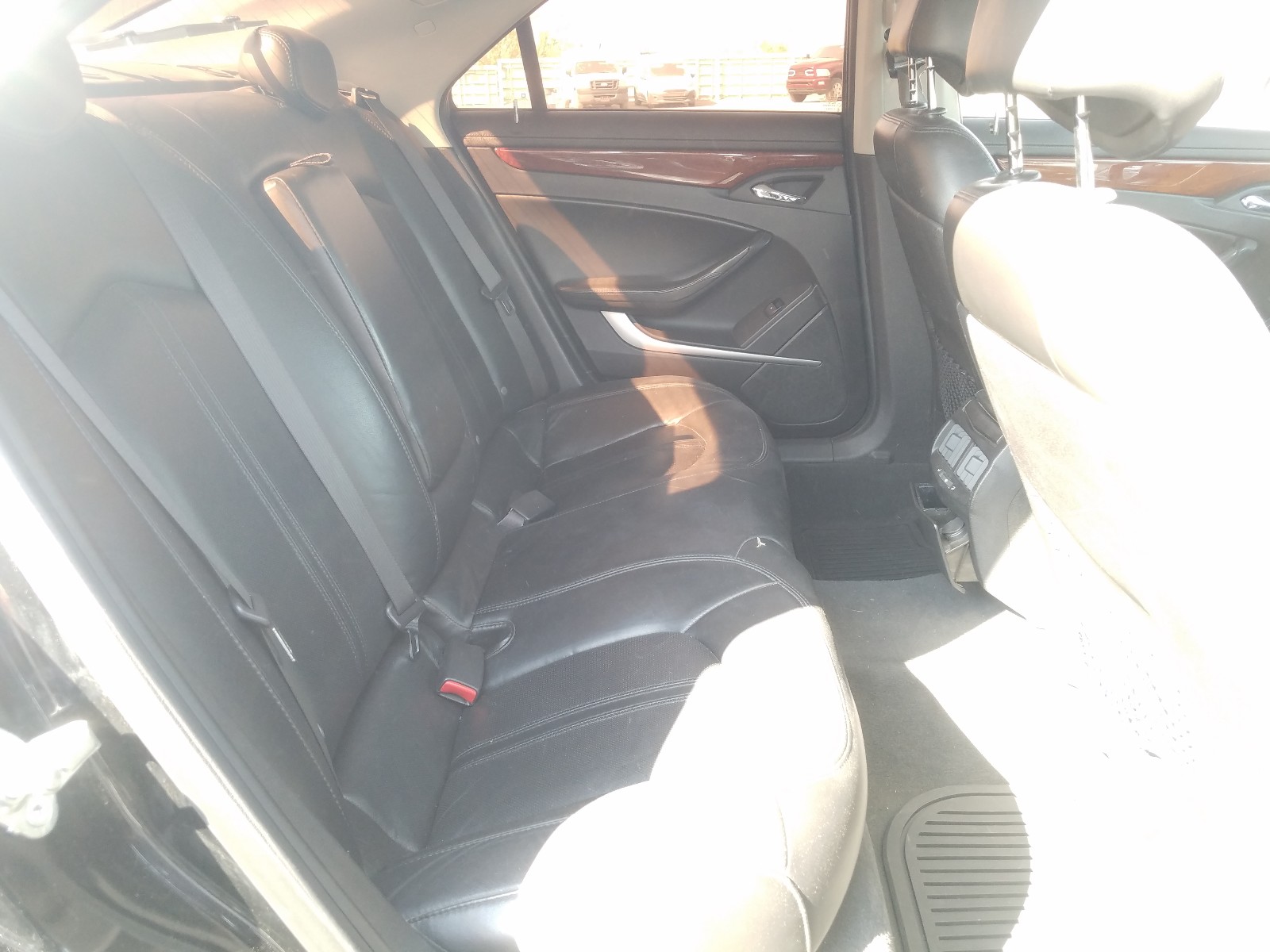 Photo 6 from auction – 2011 CADILLAC CTS LUXURY with VIN 1G6DE5EY5B0102530