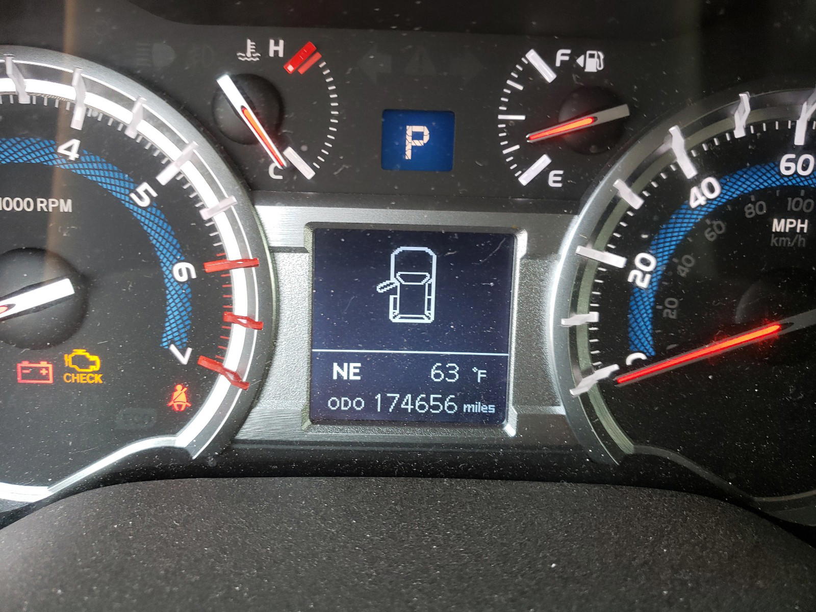 Photo 8 from auction – 2016 TOYOTA 4RUNNER SR with VIN JTEBU5JR4G5311768