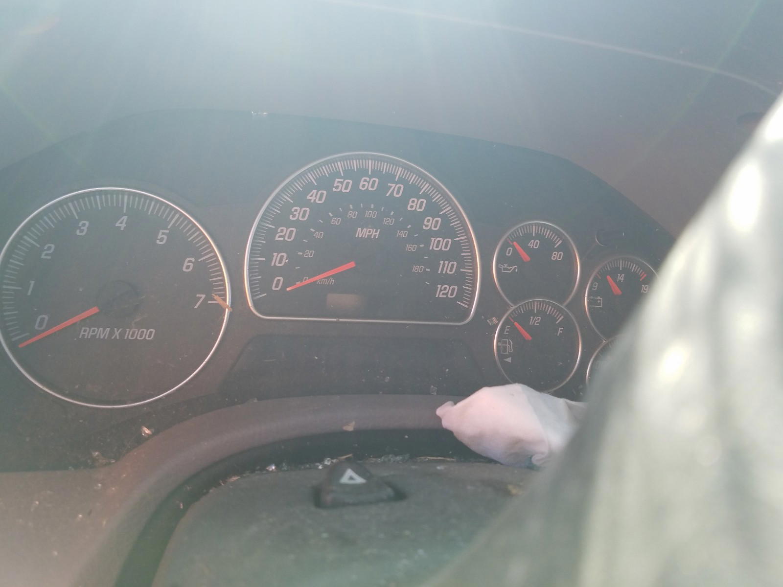 Photo 8 from auction – 2005 GMC ENVOY with VIN 1GKDT13S152329012