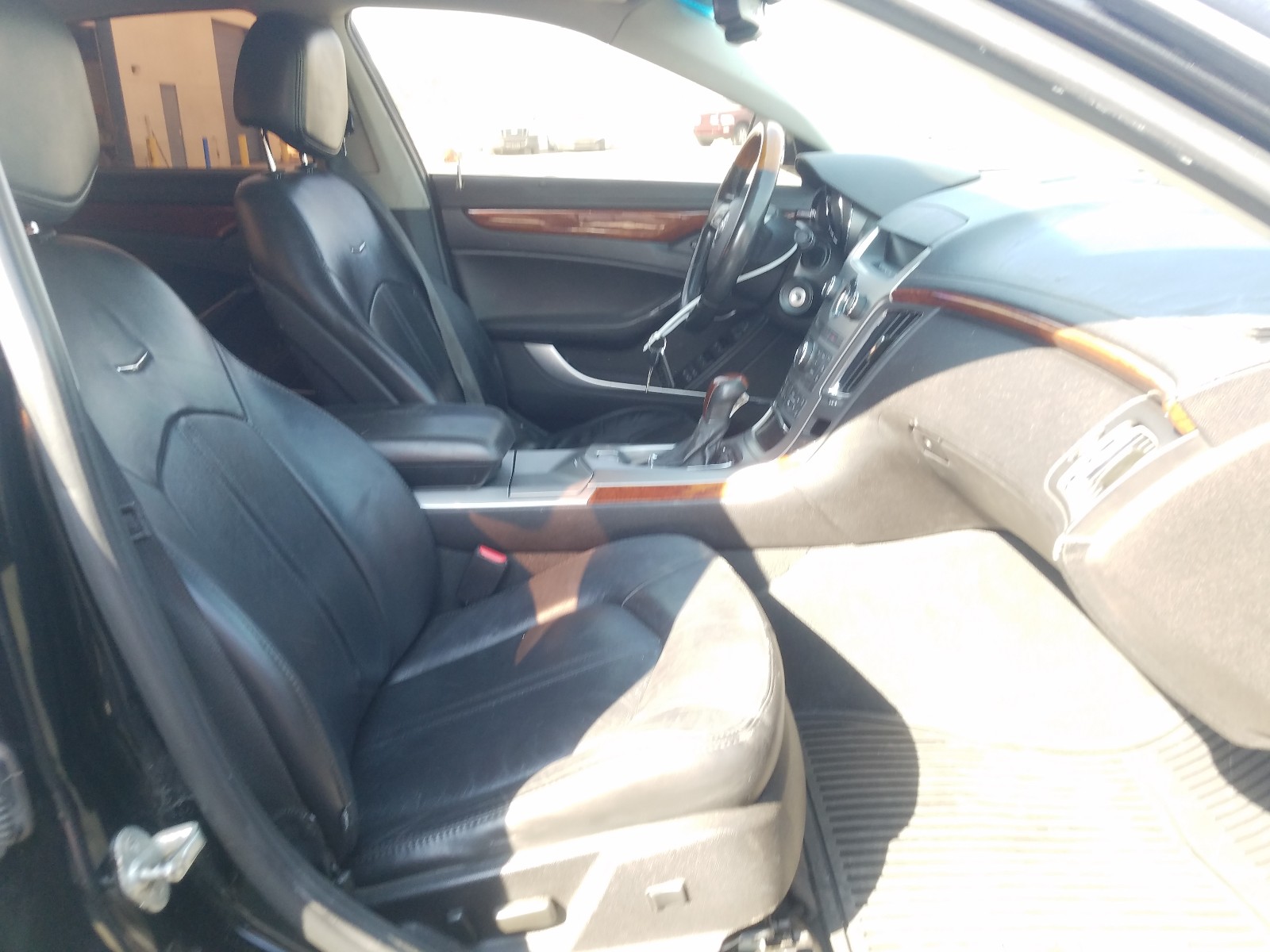 Photo 5 from auction – 2011 CADILLAC CTS LUXURY with VIN 1G6DE5EY5B0102530