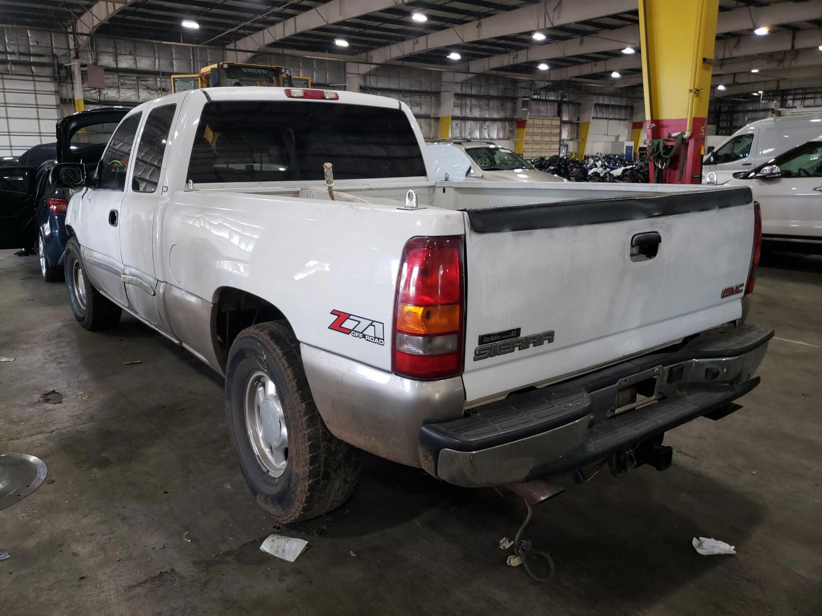 Photo 3 from auction – 2003 GMC NEW SIERRA with VIN 2GTEK19T931304519