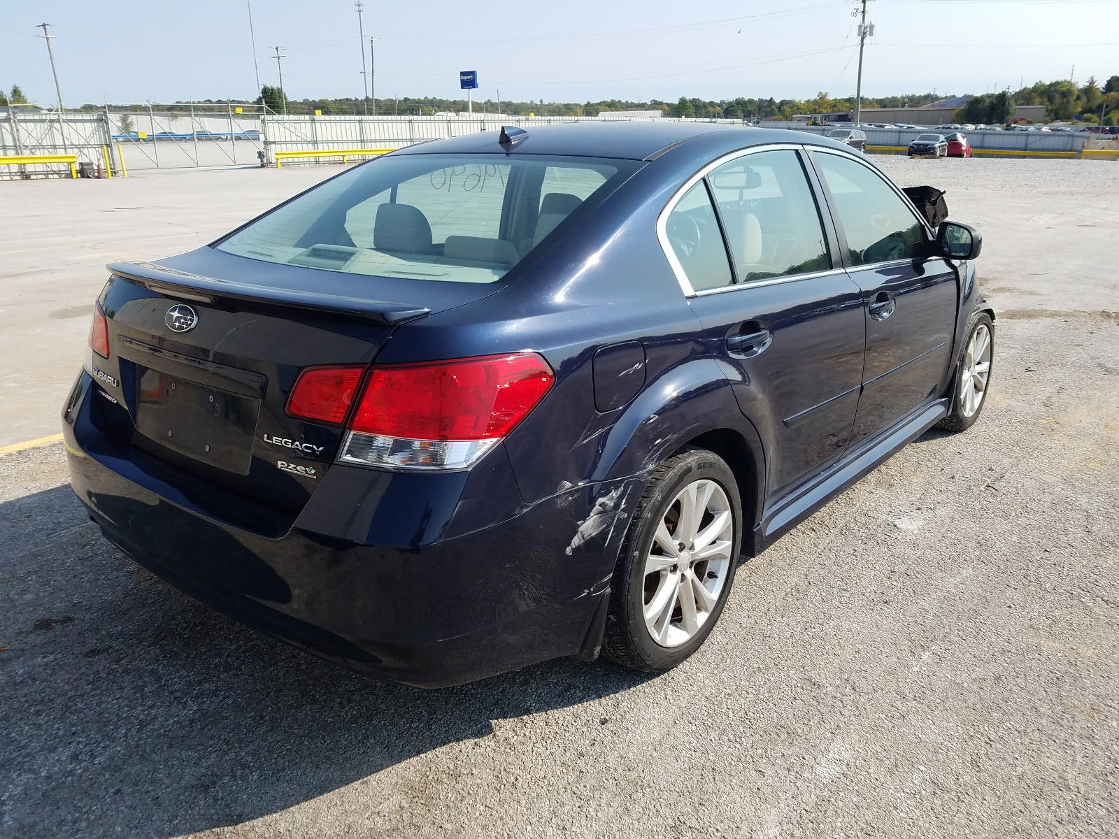 Photo 4 from auction – 2014 SUBARU LEGACY 2.5 with VIN 4S3BMBD60E3011660