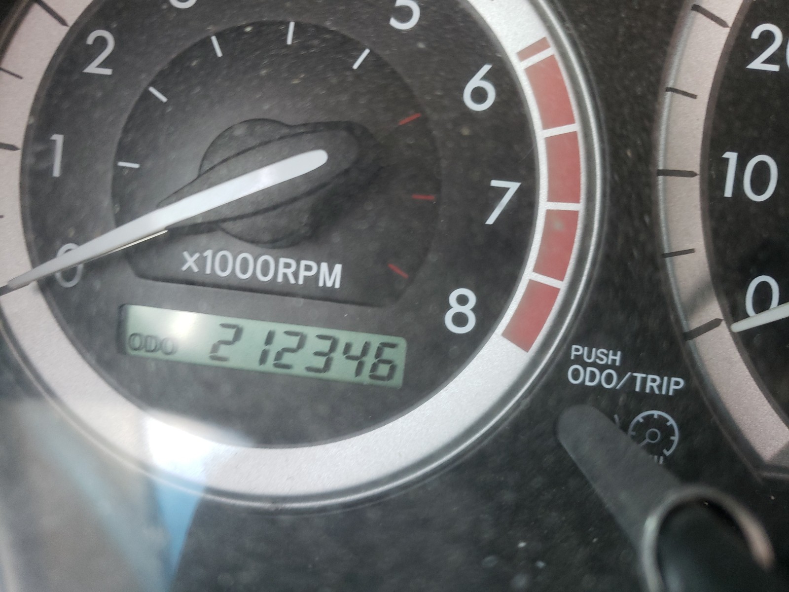 Photo 8 from auction – 2005 TOYOTA SIENNA CE with VIN 5TDZA23C15S348111
