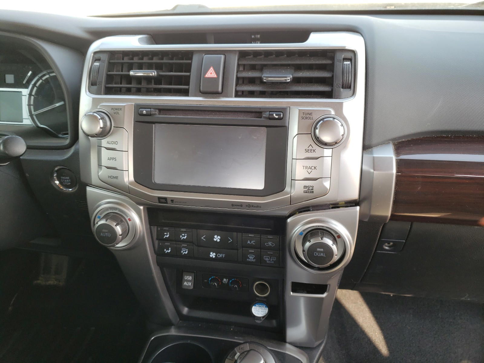 Photo 9 from auction – 2016 TOYOTA 4RUNNER SR with VIN JTEBU5JR4G5311768