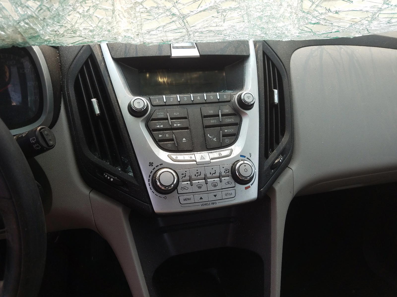 Photo 9 from auction – 2011 CHEVROLET EQUINOX LS with VIN 2GNALBEC3B1181202