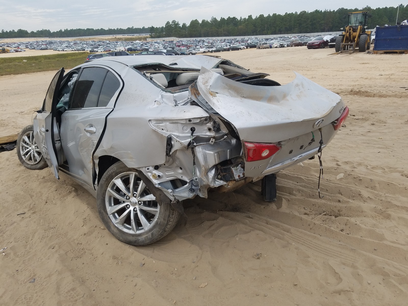 Photo 3 from auction – 2015 INFINITI Q50 BASE with VIN JN1BV7ARXFM394871
