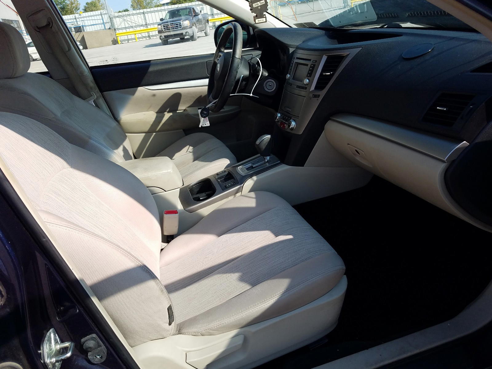 Photo 5 from auction – 2014 SUBARU LEGACY 2.5 with VIN 4S3BMBD60E3011660