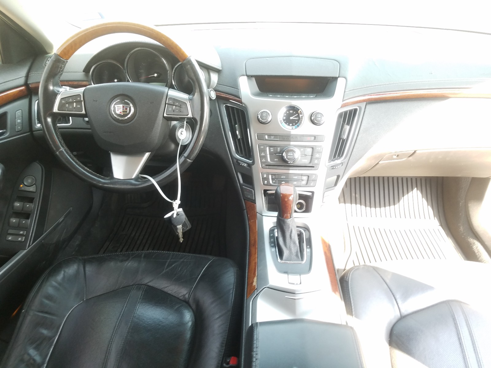 Photo 9 from auction – 2011 CADILLAC CTS LUXURY with VIN 1G6DE5EY5B0102530